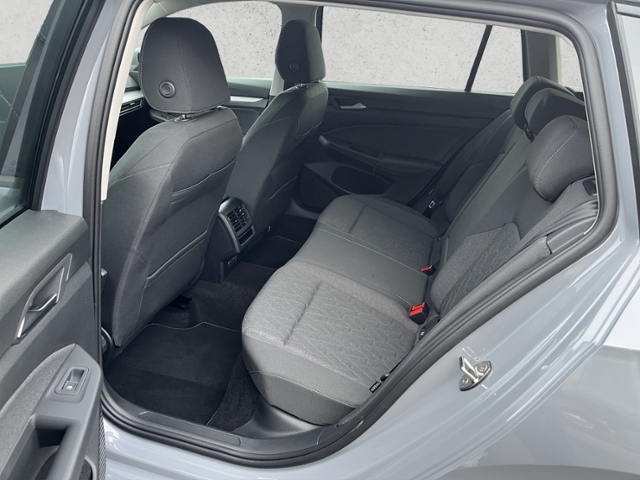 Golf VIII 1.5 eTSI DSG Life, Navi, LED, Kamera,