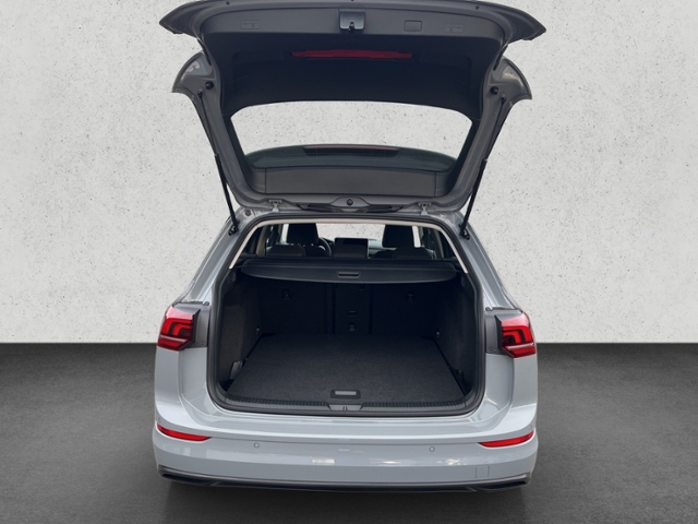 Golf VIII 1.5 eTSI DSG Life, Navi, LED, Kamera,